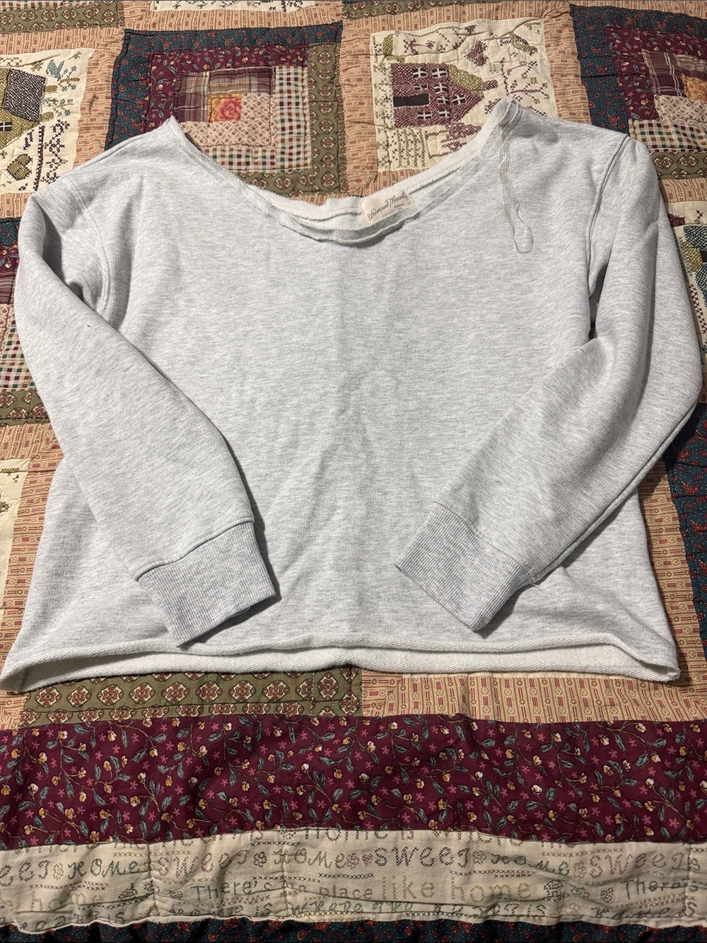 Universal Thread Light Gray Raw-Edge Pullover Sweatshirt